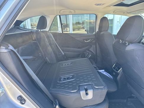 Used 2025 Subaru Outback Premium AWD/4WD image 17