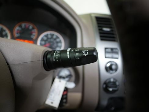 Used 2014 Nissan Armada SV image 33