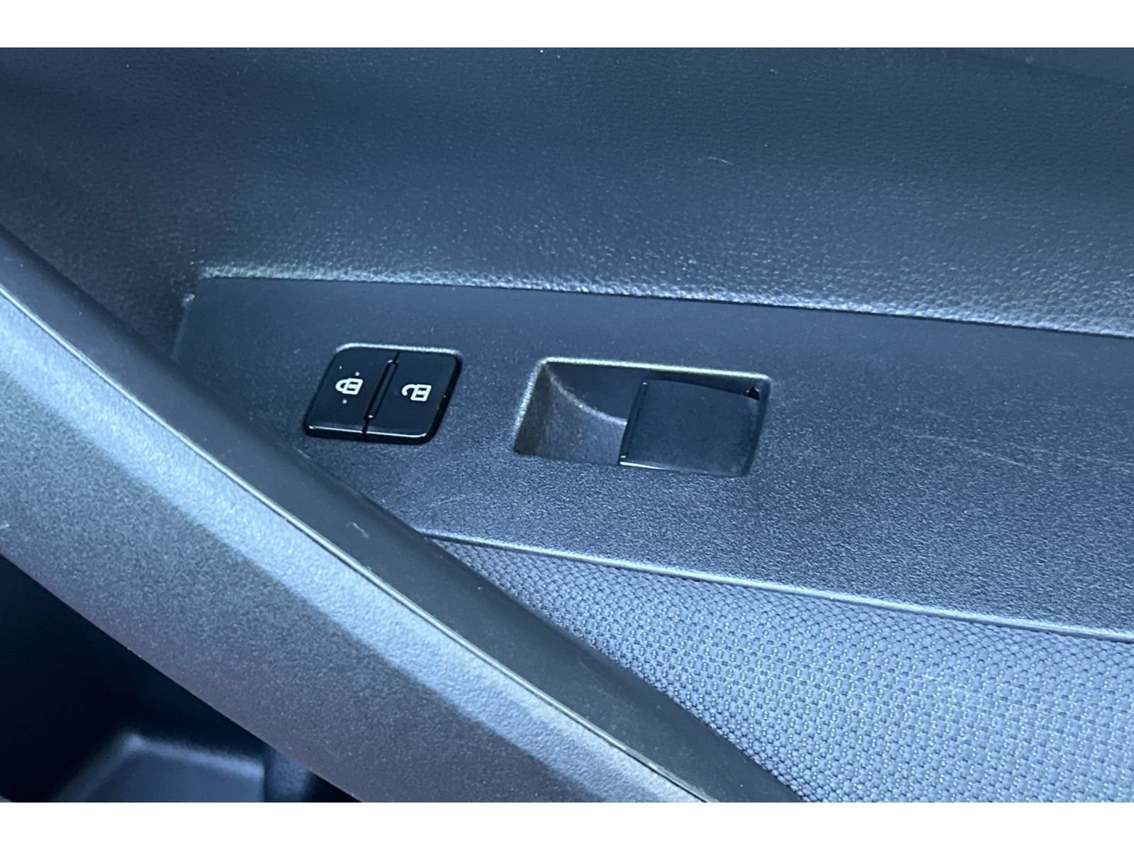 Used 2022 Toyota Corolla LE FWD image 21