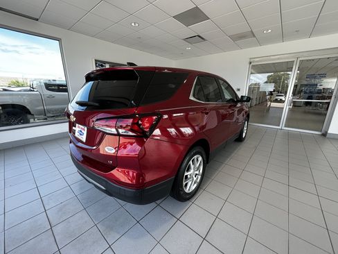 Used 2024 Chevrolet Equinox LT FWD image 7