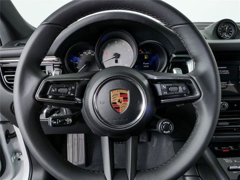 New 2026 Porsche Macan Electric AWD/4WD image 9