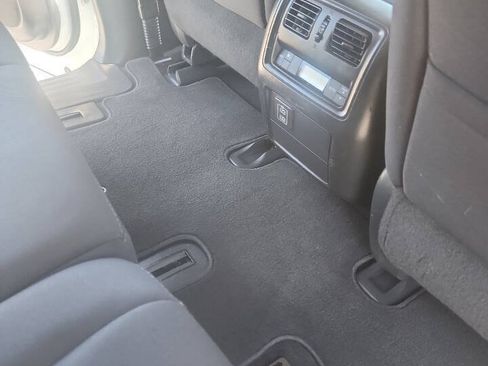 Used 2018 Nissan Pathfinder S FWD image 18