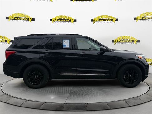 Used 2023 Ford Explorer XLT w/ Equipment Group 202A image 6