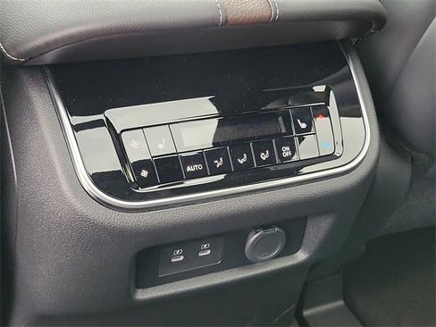 New 2025 Nissan Armada Platinum w/ Convenience Package image 27