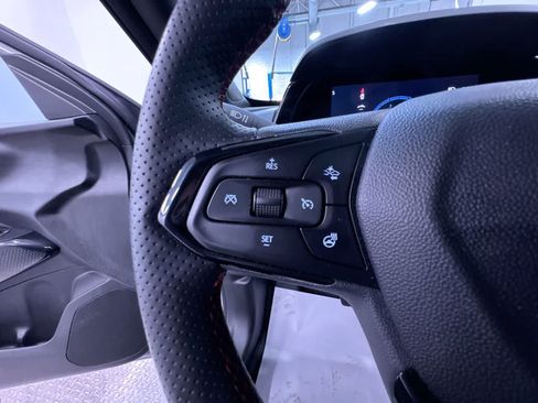 Used 2025 Chevrolet Trax RS w/ Driver Confidence Package FWD image 20