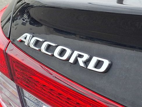 Used 2019 Honda Accord Touring image 29