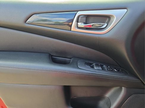 Used 2020 Nissan Pathfinder SV AWD/4WD image 10