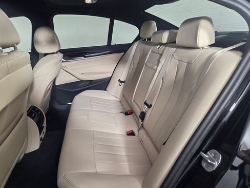 Used 2023 BMW 530i w/ Convenience Package RWD image 23