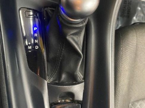 Used 2020 Toyota C-HR LE image 29