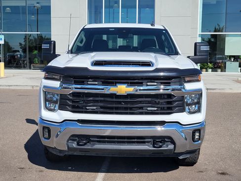 Used 2024 Chevrolet Silverado 2500 LT w/ Convenience Package AWD/4WD image 2