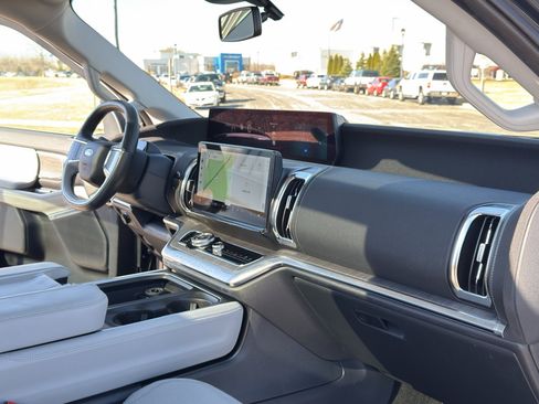 Certified 2025 Ford Expedition Max Platinum w/ Platinum Ultimate Package image 32