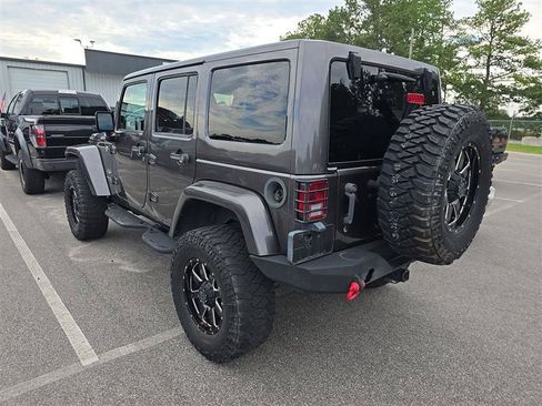 Used 2016 Jeep Wrangler Unlimited Sahara w/ Max Tow Package AWD/4WD image 3