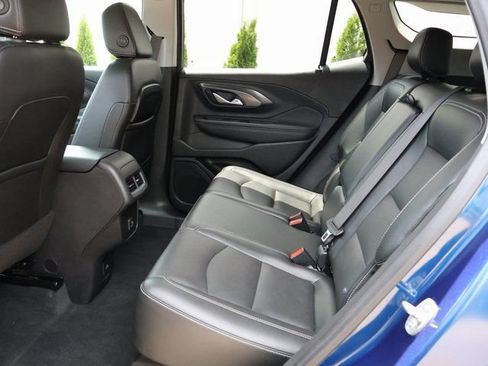 Used 2022 GMC Terrain SLT w/ LPO, Floor Liner Package AWD/4WD image 17