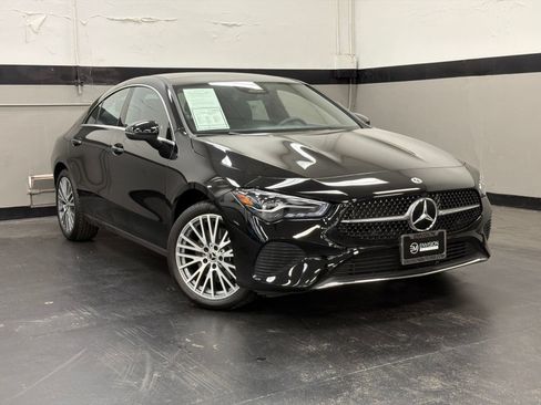 Used 2026 Mercedes-Benz CLA 250 image 2