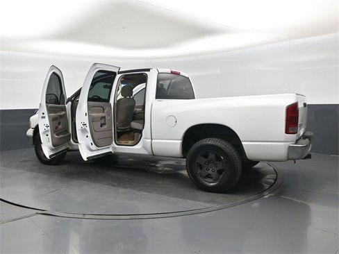 Used 2004 Dodge Ram 1500 Truck SLT image 46