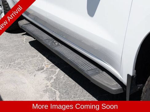 Used 2022 Chevrolet Silverado 1500 Custom w/ Safety Confidence Package RWD image 9