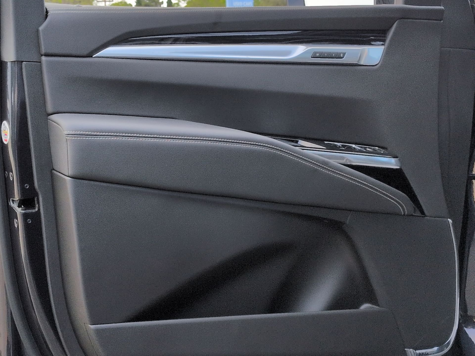 Certified 2025 Cadillac Escalade ESV Sport w/ LPO, Floor Liner Package AWD/4WD image 85
