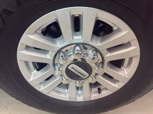 Used 2017 Ford F250 XLT w/ FX4 Off-Road Package image 32