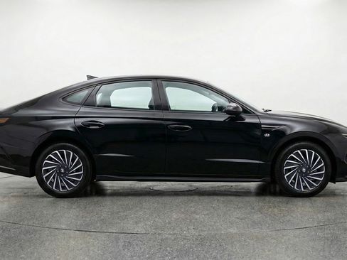 Used 2025 Hyundai Sonata SEL FWD image 11