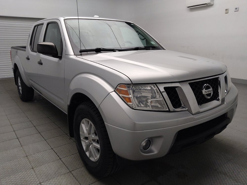 Used 2015 Nissan Frontier SV w/ SV Value Truck Package AWD/4WD image 13