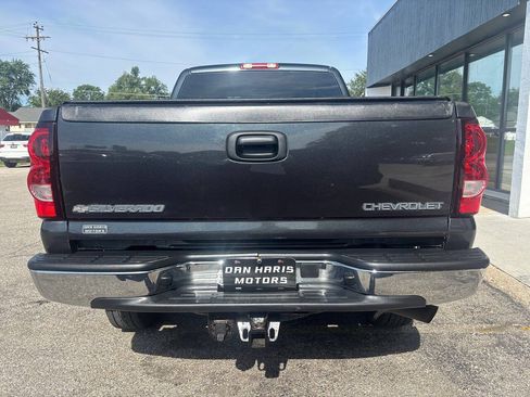 Used 2005 Chevrolet Silverado 2500 LS AWD/4WD image 8