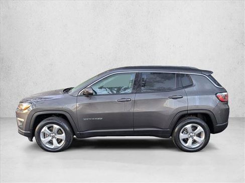 Used 2018 Jeep Compass Latitude w/ Popular Equipment Group image 9