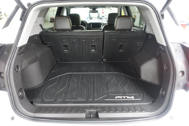 Used 2024 GMC Terrain AT4 w/ Tech Package AWD/4WD image 23