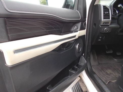 Used 2019 Ford Expedition Platinum image 31