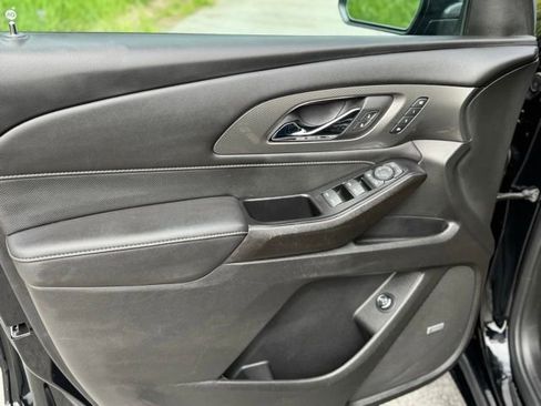 Used 2023 Chevrolet Traverse Premier w/ Redline Edition AWD/4WD image 8