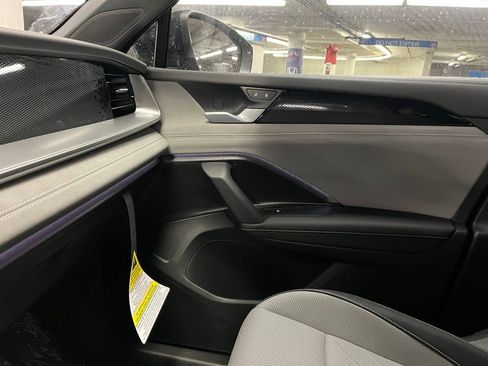 New 2026 Volkswagen Tiguan SE R-Line image 31