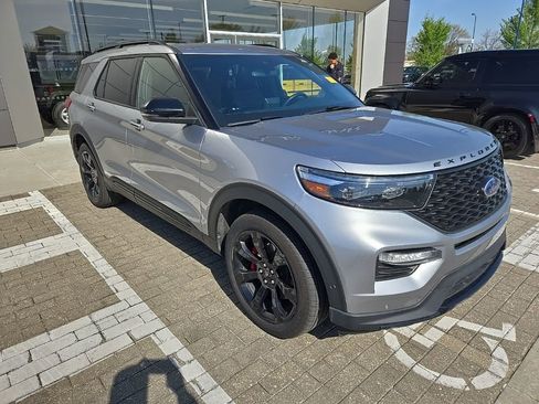 Used 2022 Ford Explorer ST w/ Equipment Group 401A image 3