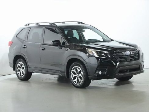Certified 2023 Subaru Forester Premium AWD/4WD image 9