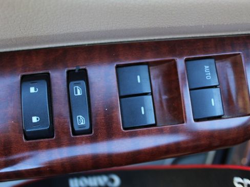 Used 2011 Ford F350 King Ranch w/ FX4 Off Road Pkg image 25