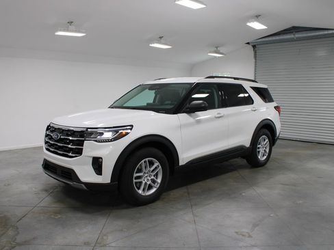 New 2026 Ford Explorer Active image 3