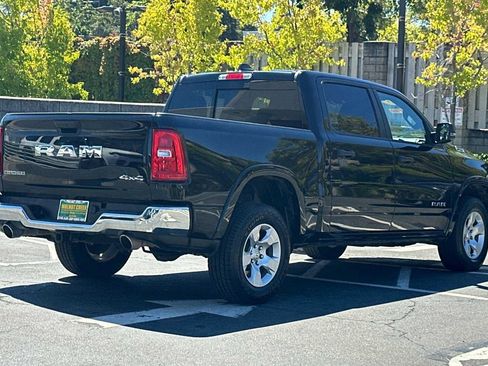 Certified 2025 RAM 1500 Big Horn AWD/4WD image 4