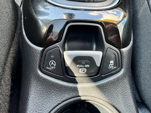 Used 2018 Jeep Compass Latitude w/ Popular Equipment Group AWD/4WD image 31