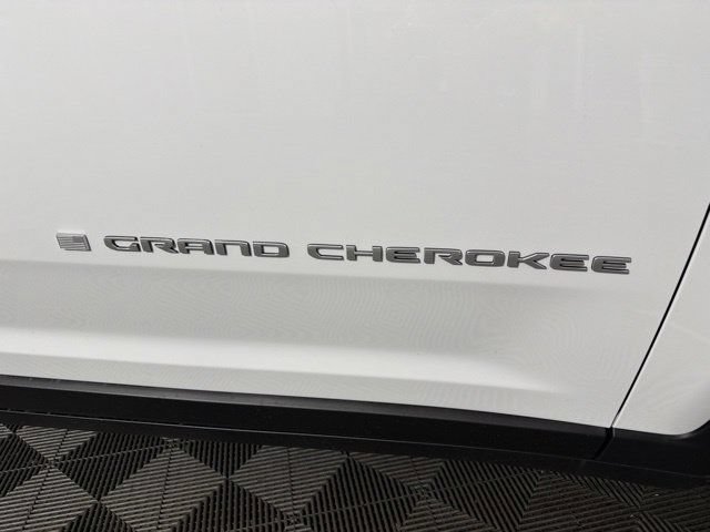 New 2026 Jeep Grand Cherokee Limited AWD/4WD image 3