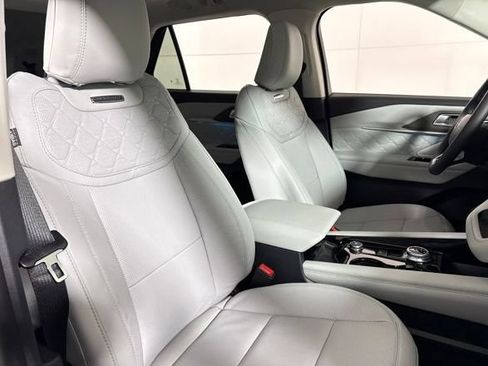 New 2026 Ford Explorer Platinum w/ LUX Leather Package AWD/4WD image 12
