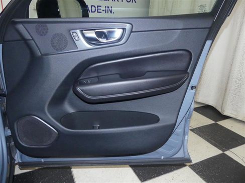 Used 2023 Volvo XC60 B5 Plus w/ Climate Package image 27