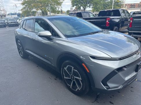 New 2026 Chevrolet Equinox EV LT image 1