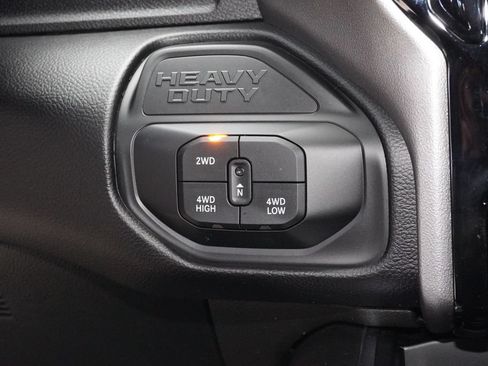 Used 2025 RAM 2500 Laramie AWD/4WD image 21