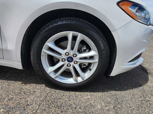 Used 2018 Ford Fusion SE w/ Fusion SE Technology Package FWD image 10