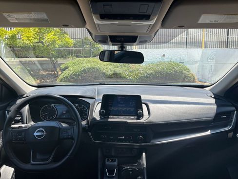 Used 2025 Nissan Rogue SV FWD image 35