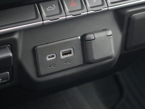 Used 2022 Chevrolet Silverado 2500 Custom w/ Custom Convenience Package image 27