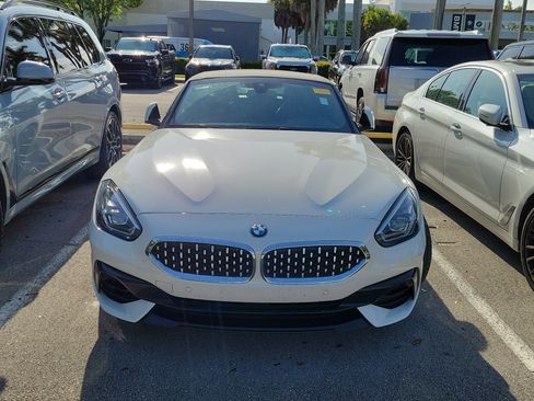 Used 2020 BMW Z4 sDrive30i RWD image 2