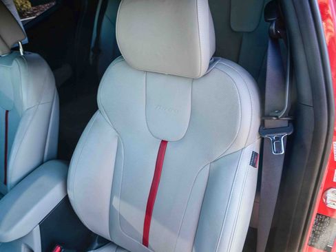 Used 2020 Hyundai Veloster Turbo Ultimate image 19