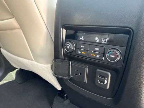 Used 2024 Buick Enclave Premium FWD image 23