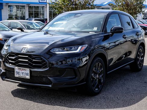 Used 2024 Honda HR-V Sport image 3