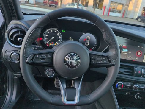Used 2024 Alfa Romeo Giulia Ti w/ Performance Driving Package image 23
