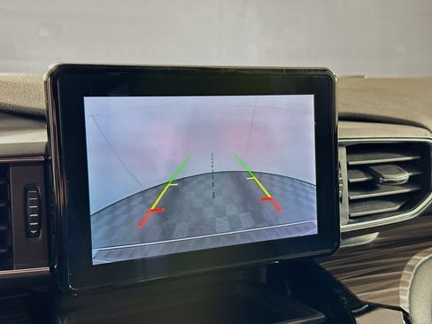 Used 2024 Ford Explorer Limited image 23